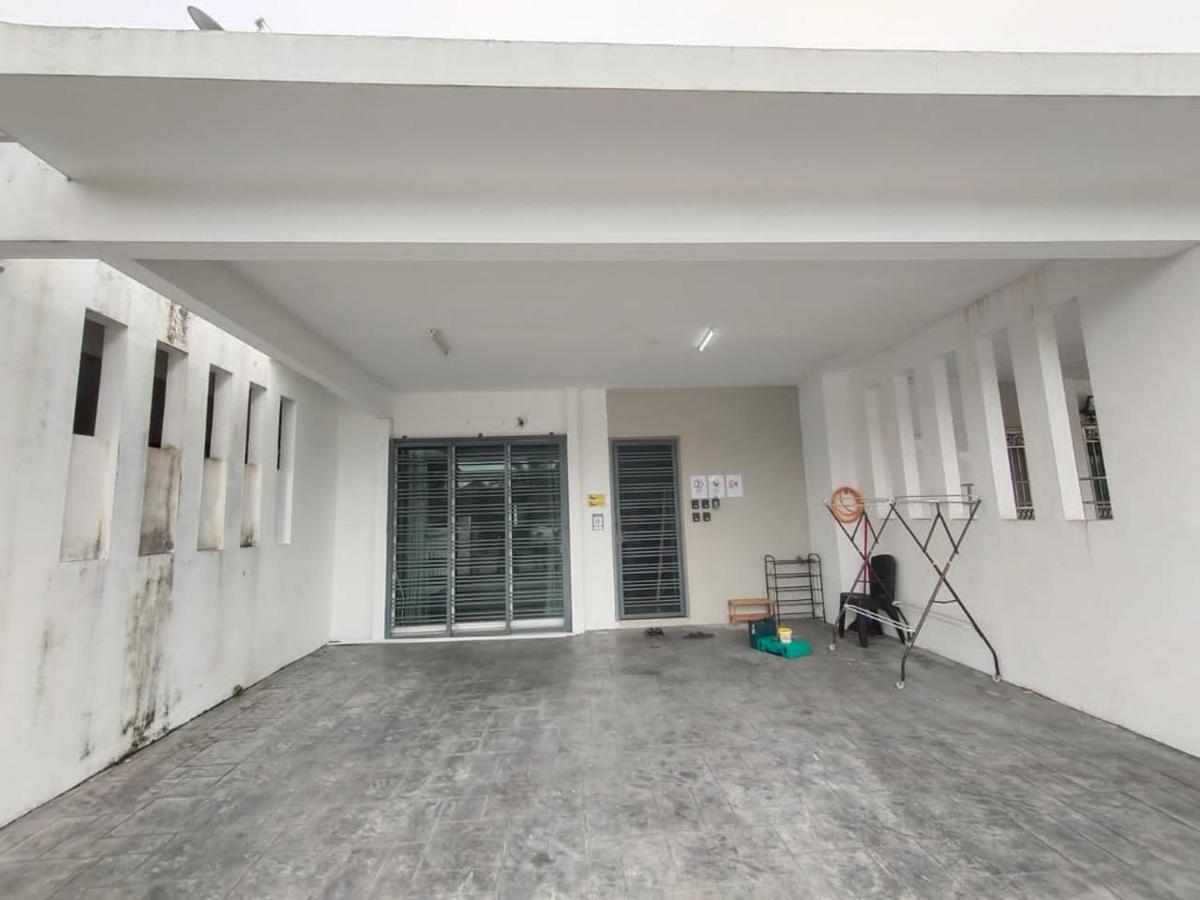 Karak Indah Homestay Esterno foto